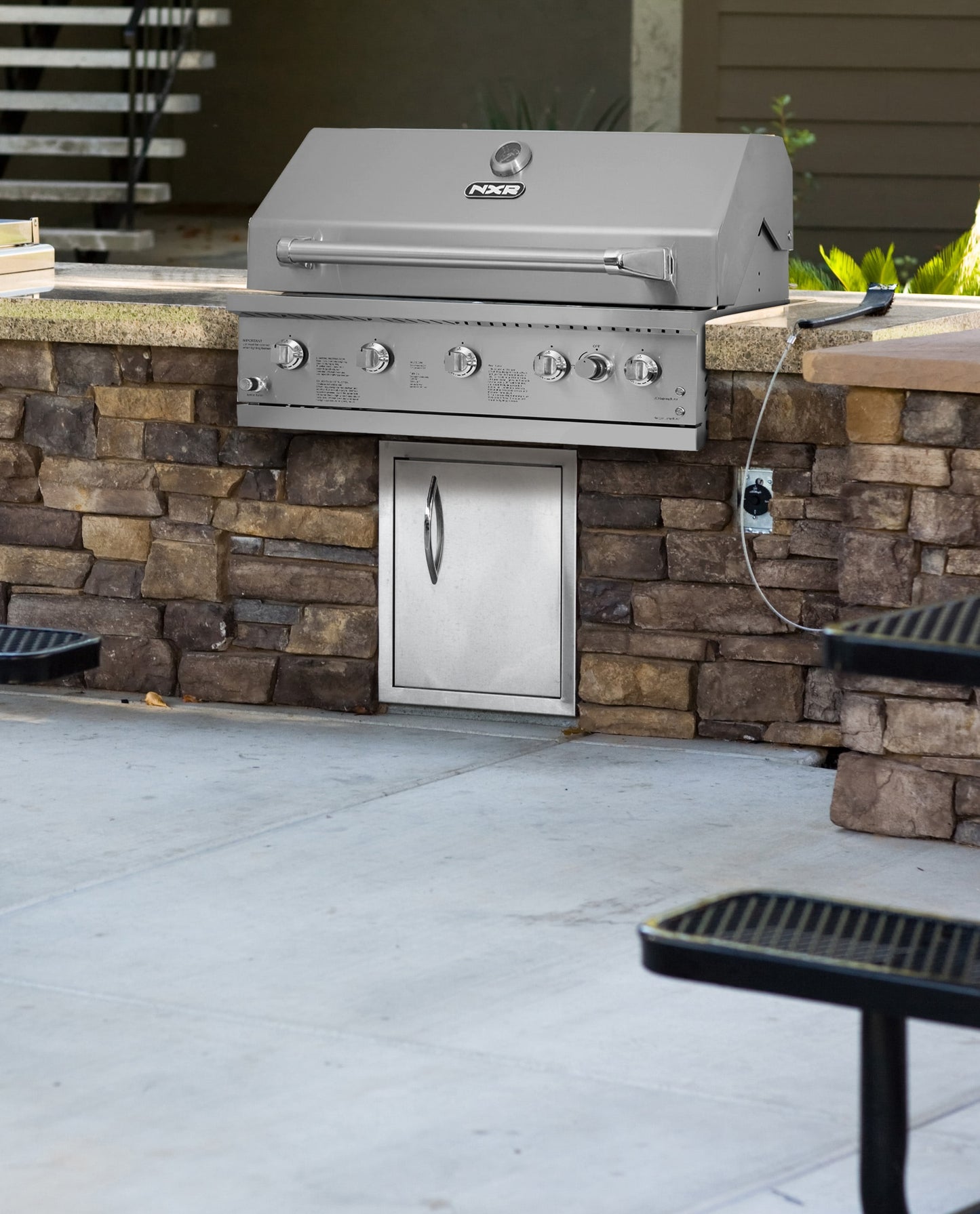 Ls Stainless Steel 37-In W 5 -Burner Gas Grill with Infrared Burner